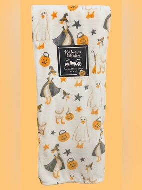 Halloween Plush Oversized Throw Pumpkins Geese White Orange Black 60x70 NEW NWT